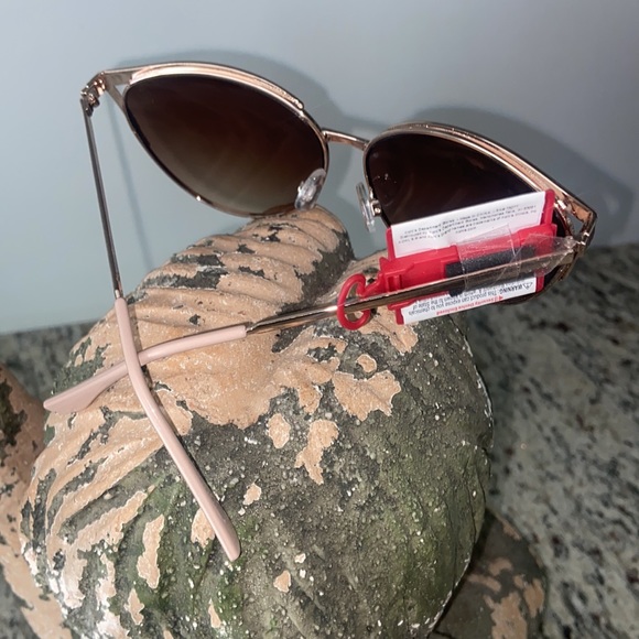 NWT Jennifer Lopez sunglasses - Picture 3 of 6